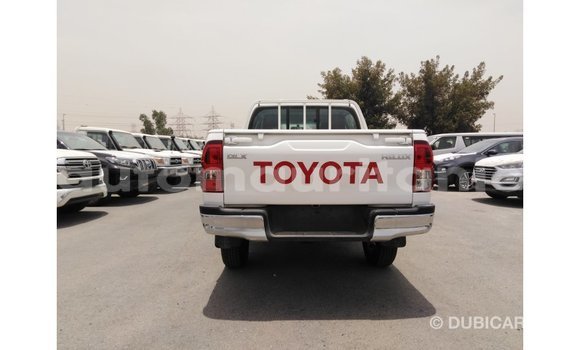 Acheter Import Voiture Toyota Hilux Blanc à Import - Dubai, Adrar Acheter Import Voiture Toyota Hilux Blanc à Import - Dubai, Adrar