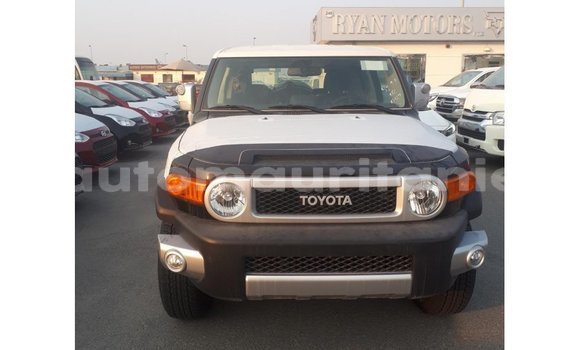 Acheter Import Voiture Toyota FJ Cruiser Noir à Import - Dubai, Adrar Acheter Import Voiture Toyota FJ Cruiser Noir à Import - Dubai, Adrar