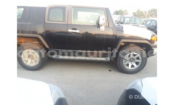 Acheter Import Voiture Toyota FJ Cruiser Noir à Import - Dubai, Adrar Acheter Import Voiture Toyota FJ Cruiser Noir à Import - Dubai, Adrar