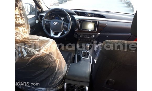 Acheter Import Voiture Toyota Hilux Rouge à Import - Dubai, Adrar Acheter Import Voiture Toyota Hilux Rouge à Import - Dubai, Adrar