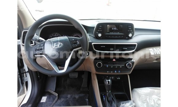 Acheter Import Voiture Hyundai Tucson Blanc à Import - Dubai, Adrar Acheter Import Voiture Hyundai Tucson Blanc à Import - Dubai, Adrar