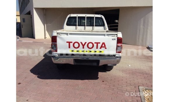 Acheter Import Voiture Toyota Hilux Blanc à Import - Dubai, Adrar Acheter Import Voiture Toyota Hilux Blanc à Import - Dubai, Adrar