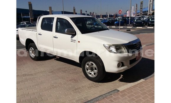 Acheter Import Voiture Toyota Hilux Blanc à Import - Dubai, Adrar Acheter Import Voiture Toyota Hilux Blanc à Import - Dubai, Adrar