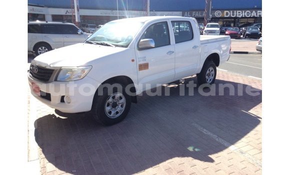 Acheter Import Voiture Toyota Hilux Blanc à Import - Dubai, Adrar Acheter Import Voiture Toyota Hilux Blanc à Import - Dubai, Adrar