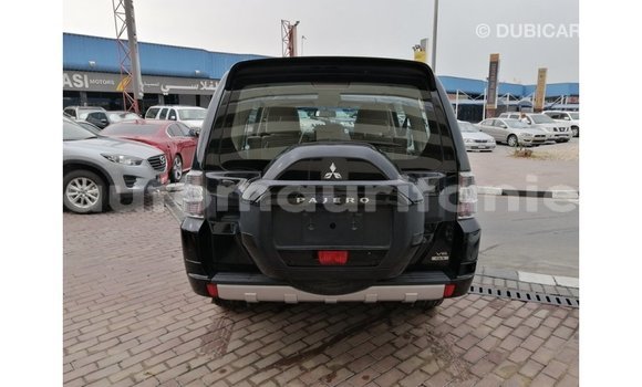Acheter Import Voiture Mitsubishi Pajero Noir à Import - Dubai, Adrar Acheter Import Voiture Mitsubishi Pajero Noir à Import - Dubai, Adrar