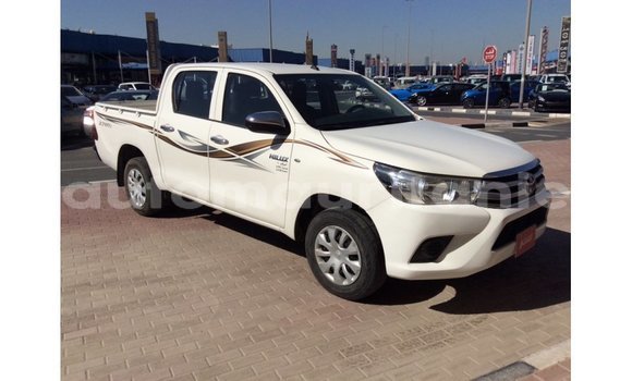 Acheter Import Voiture Toyota Hilux Blanc à Import - Dubai, Adrar Acheter Import Voiture Toyota Hilux Blanc à Import - Dubai, Adrar
