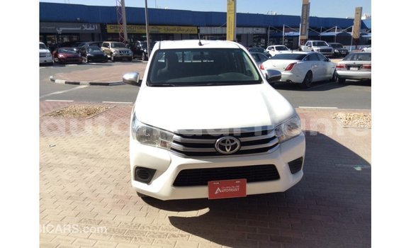 Acheter Import Voiture Toyota Hilux Blanc à Import - Dubai, Adrar Acheter Import Voiture Toyota Hilux Blanc à Import - Dubai, Adrar