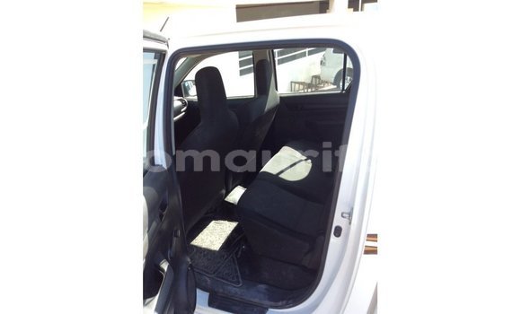 Acheter Import Voiture Toyota Hilux Blanc à Import - Dubai, Adrar Acheter Import Voiture Toyota Hilux Blanc à Import - Dubai, Adrar