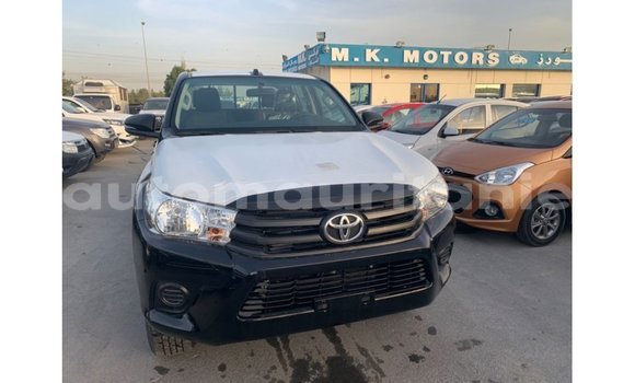 Acheter Import Voiture Toyota Hilux Noir à Import - Dubai, Adrar Acheter Import Voiture Toyota Hilux Noir à Import - Dubai, Adrar