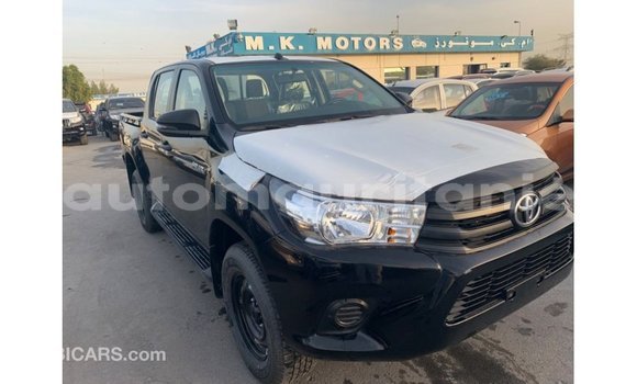 Acheter Import Voiture Toyota Hilux Noir à Import - Dubai, Adrar Acheter Import Voiture Toyota Hilux Noir à Import - Dubai, Adrar