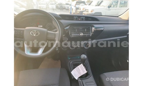 Acheter Import Voiture Toyota Hilux Noir à Import - Dubai, Adrar Acheter Import Voiture Toyota Hilux Noir à Import - Dubai, Adrar