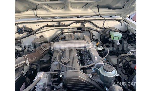 Acheter Import Voiture Toyota Land Cruiser Blanc à Import - Dubai, Adrar Acheter Import Voiture Toyota Land Cruiser Blanc à Import - Dubai, Adrar