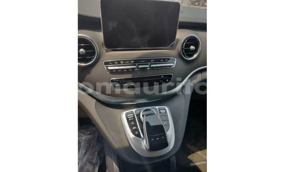Buy Import Mercedes-Benz 250 Black Car in Import - Dubai in Adrar Buy Import Mercedes-Benz 250 Black Car in Import - Dubai in Adrar