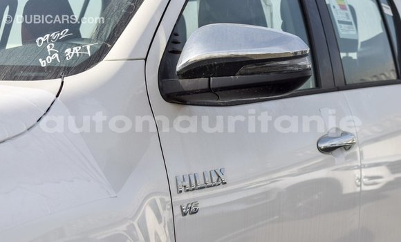 Acheter Import Voiture Toyota Hilux Blanc à Import - Dubai, Adrar Acheter Import Voiture Toyota Hilux Blanc à Import - Dubai, Adrar
