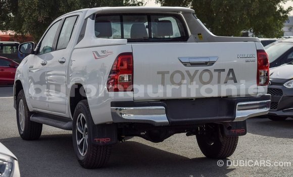Acheter Import Voiture Toyota Hilux Blanc à Import - Dubai, Adrar Acheter Import Voiture Toyota Hilux Blanc à Import - Dubai, Adrar