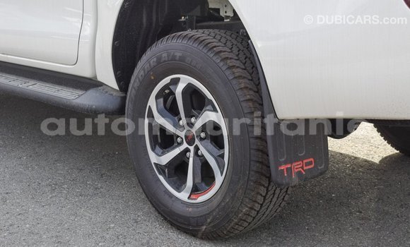 Acheter Import Voiture Toyota Hilux Blanc à Import - Dubai, Adrar Acheter Import Voiture Toyota Hilux Blanc à Import - Dubai, Adrar