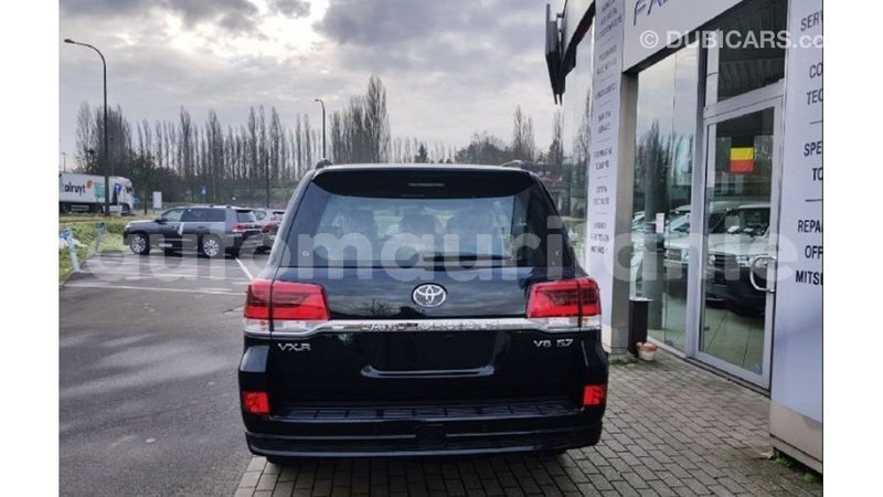 Big with watermark toyota land cruiser adrar import dubai 2274