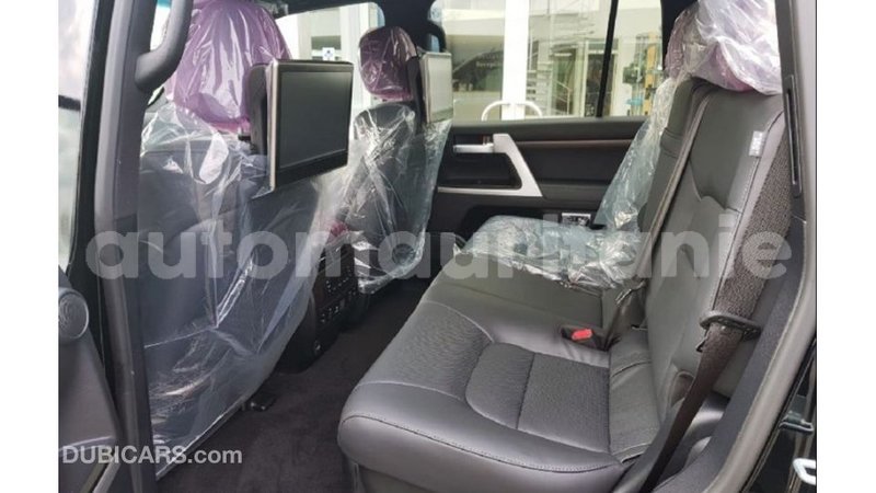Big with watermark toyota land cruiser adrar import dubai 2274