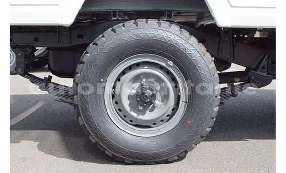 Buy Import Toyota Land Cruiser White Car in Import - Dubai in Adrar Buy Import Toyota Land Cruiser White Car in Import - Dubai in Adrar