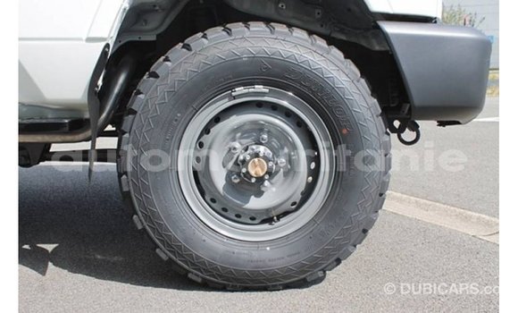 Acheter Import Voiture Toyota Land Cruiser Blanc à Import - Dubai, Adrar Acheter Import Voiture Toyota Land Cruiser Blanc à Import - Dubai, Adrar