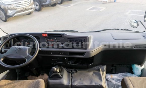 Acheter Import Voiture Toyota Coaster Blanc à Import - Dubai, Adrar Acheter Import Voiture Toyota Coaster Blanc à Import - Dubai, Adrar