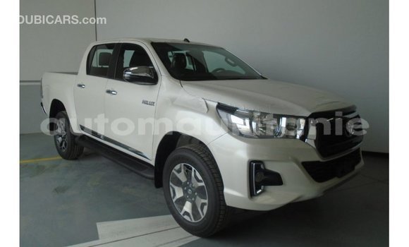 Buy Import Toyota Hilux White Car in Import - Dubai in Adrar Buy Import Toyota Hilux White Car in Import - Dubai in Adrar