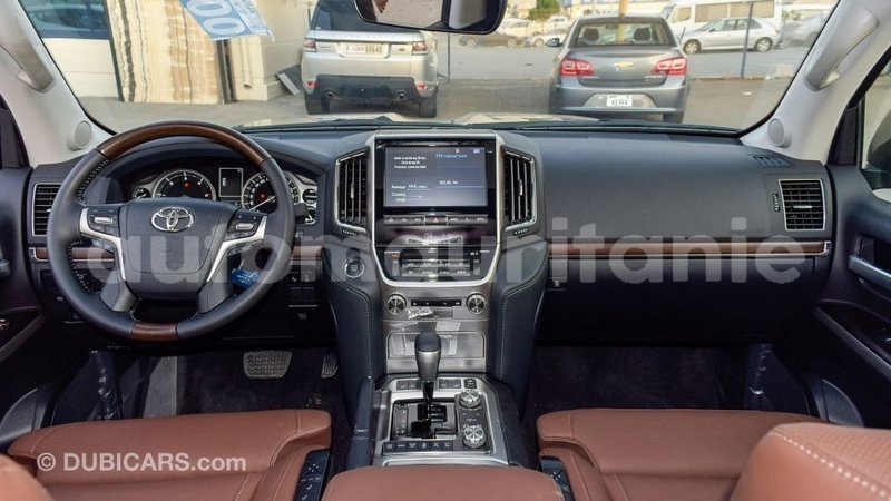 Big with watermark toyota land cruiser adrar import dubai 2306