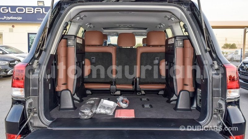 Big with watermark toyota land cruiser adrar import dubai 2306