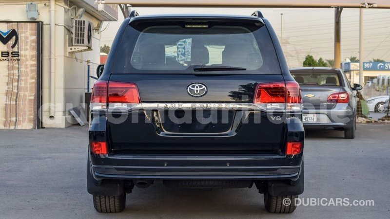 Big with watermark toyota land cruiser adrar import dubai 2306