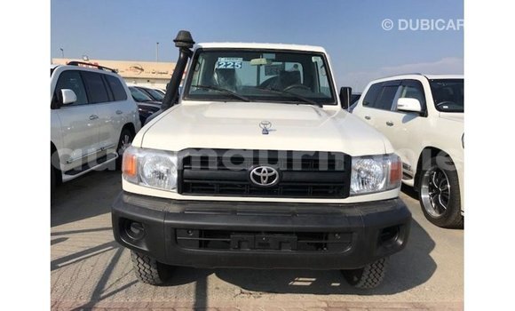 Acheter Import Voiture Toyota Land Cruiser Blanc à Import - Dubai, Adrar Acheter Import Voiture Toyota Land Cruiser Blanc à Import - Dubai, Adrar