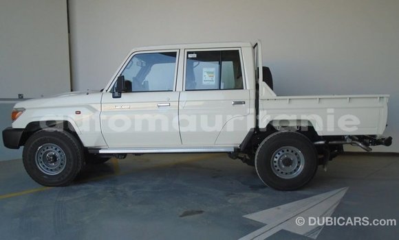 Buy Import Toyota Land Cruiser White Car in Import - Dubai in Adrar Buy Import Toyota Land Cruiser White Car in Import - Dubai in Adrar