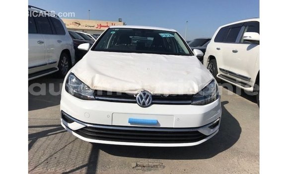 Acheter Import Voiture Volkswagen Golf Blanc à Import - Dubai, Adrar Acheter Import Voiture Volkswagen Golf Blanc à Import - Dubai, Adrar