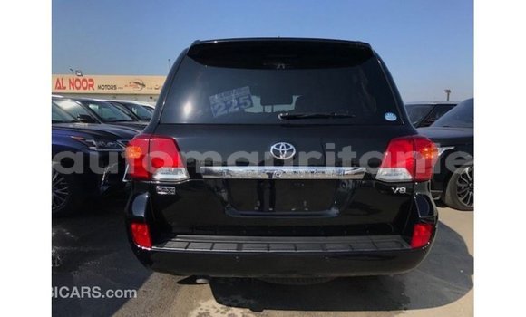 Acheter Import Voiture Toyota Land Cruiser Noir à Import - Dubai, Adrar Acheter Import Voiture Toyota Land Cruiser Noir à Import - Dubai, Adrar