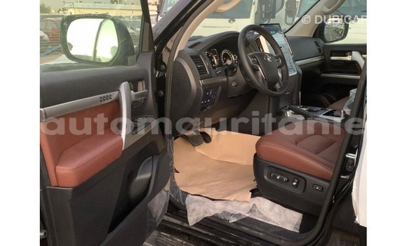 Acheter Import Voiture Toyota Land Cruiser Noir à Import - Dubai, Adrar Acheter Import Voiture Toyota Land Cruiser Noir à Import - Dubai, Adrar