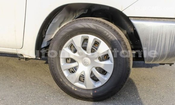 Acheter Import Voiture Toyota Hilux Blanc à Import - Dubai, Adrar Acheter Import Voiture Toyota Hilux Blanc à Import - Dubai, Adrar