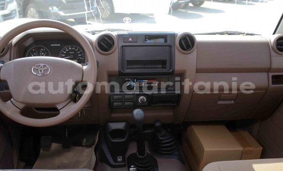 Acheter Import Voiture Toyota Land Cruiser Beige à Import - Dubai, Adrar Acheter Import Voiture Toyota Land Cruiser Beige à Import - Dubai, Adrar