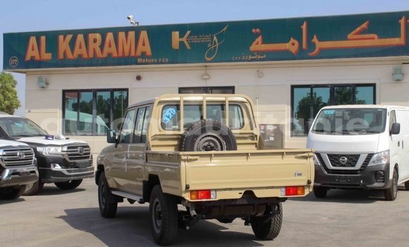 Acheter Import Voiture Toyota Land Cruiser Beige à Import - Dubai, Adrar Acheter Import Voiture Toyota Land Cruiser Beige à Import - Dubai, Adrar