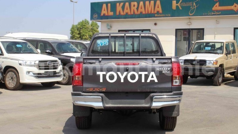 Big with watermark toyota hilux adrar import dubai 2322