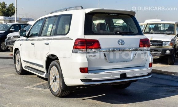 Acheter Import Voiture Toyota Land Cruiser Blanc à Import - Dubai, Adrar Acheter Import Voiture Toyota Land Cruiser Blanc à Import - Dubai, Adrar