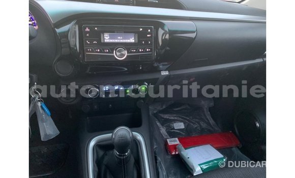 Acheter Import Voiture Toyota Hilux Noir à Import - Dubai, Adrar Acheter Import Voiture Toyota Hilux Noir à Import - Dubai, Adrar