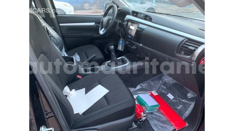 Big with watermark toyota hilux adrar import dubai 2331