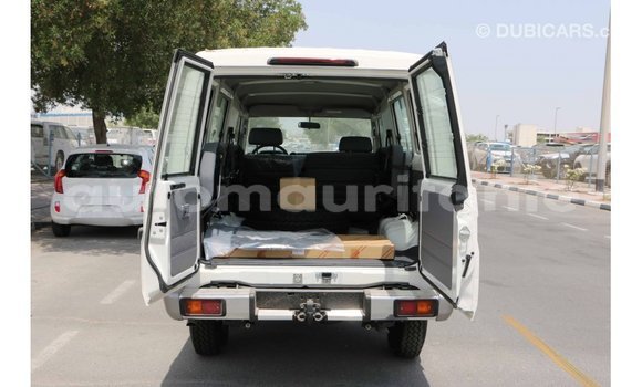 Buy Import Toyota Land Cruiser White Car in Import - Dubai in Adrar Buy Import Toyota Land Cruiser White Car in Import - Dubai in Adrar