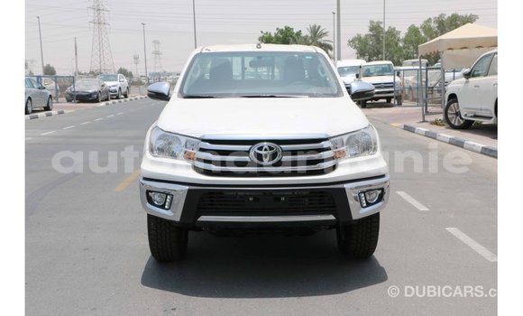Buy Import Toyota Hilux White Car in Import - Dubai in Adrar Buy Import Toyota Hilux White Car in Import - Dubai in Adrar