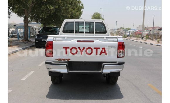 Buy Import Toyota Hilux White Car in Import - Dubai in Adrar Buy Import Toyota Hilux White Car in Import - Dubai in Adrar