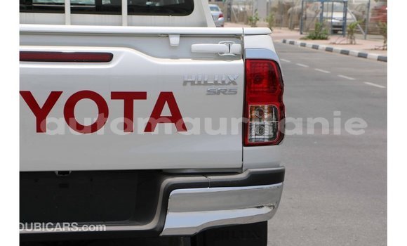 Buy Import Toyota Hilux White Car in Import - Dubai in Adrar Buy Import Toyota Hilux White Car in Import - Dubai in Adrar