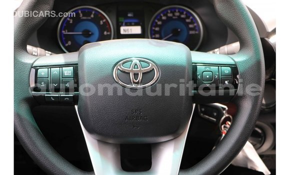 Buy Import Toyota Hilux White Car in Import - Dubai in Adrar Buy Import Toyota Hilux White Car in Import - Dubai in Adrar