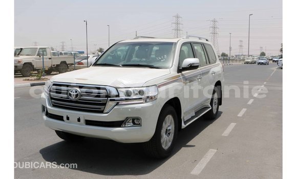 Buy Import Toyota Land Cruiser White Car in Import - Dubai in Adrar Buy Import Toyota Land Cruiser White Car in Import - Dubai in Adrar