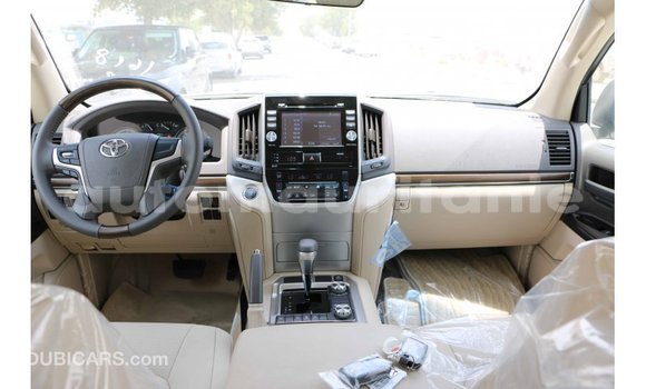 Buy Import Toyota Land Cruiser White Car in Import - Dubai in Adrar Buy Import Toyota Land Cruiser White Car in Import - Dubai in Adrar