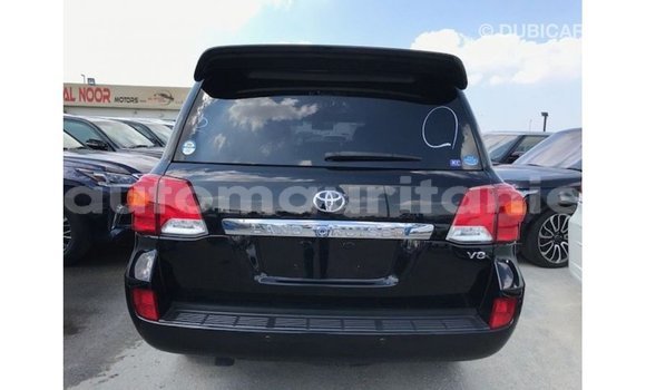 Acheter Import Voiture Toyota Land Cruiser Noir à Import - Dubai, Adrar Acheter Import Voiture Toyota Land Cruiser Noir à Import - Dubai, Adrar