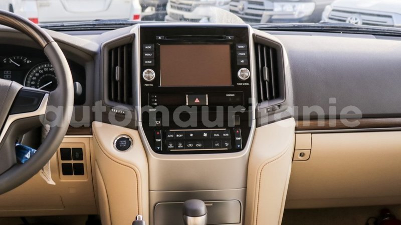 Big with watermark toyota land cruiser adrar import dubai 2351